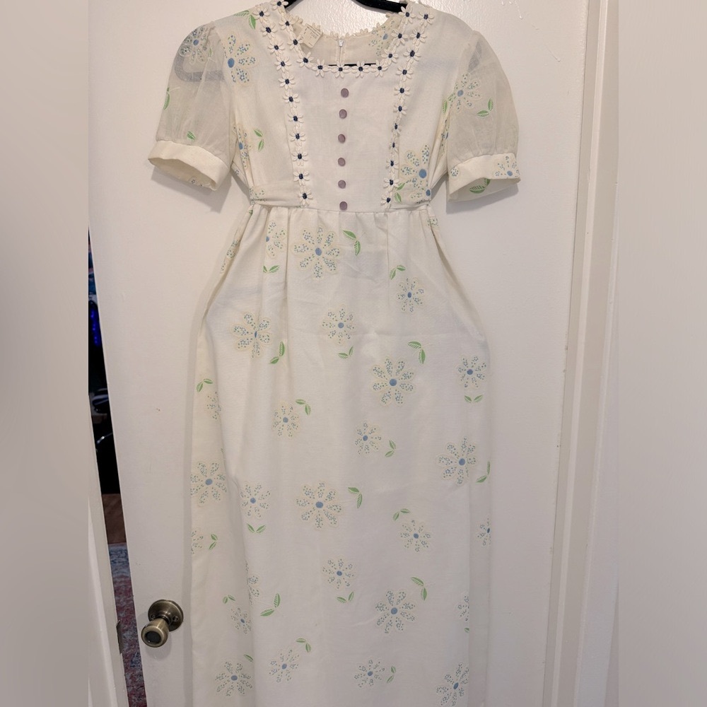 Gunne sax size 7 Swiss dot & flower